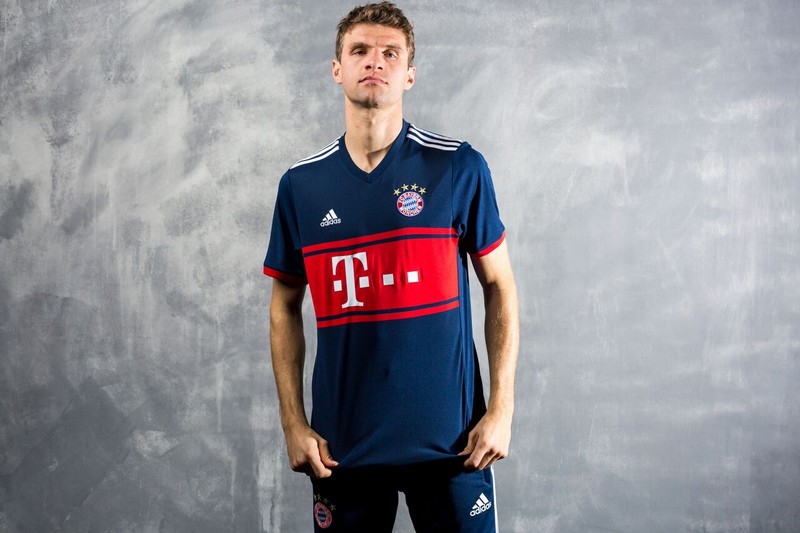 FC Bayern Revive Old Fan Favourite with New adidas Football 2017-18 Away Kit